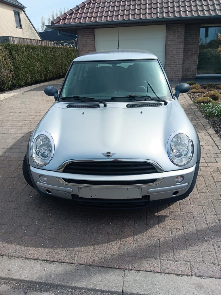 Mini one d 2005 258000 km, Auto's, Voorwielaandrijving, Stof, Zwart, Particulier
