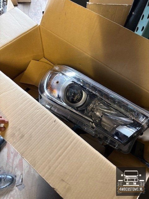 rechterkoplamp compleet TOYOTA HI LUX v||| 2016  €125, -, -, Utilisé, -