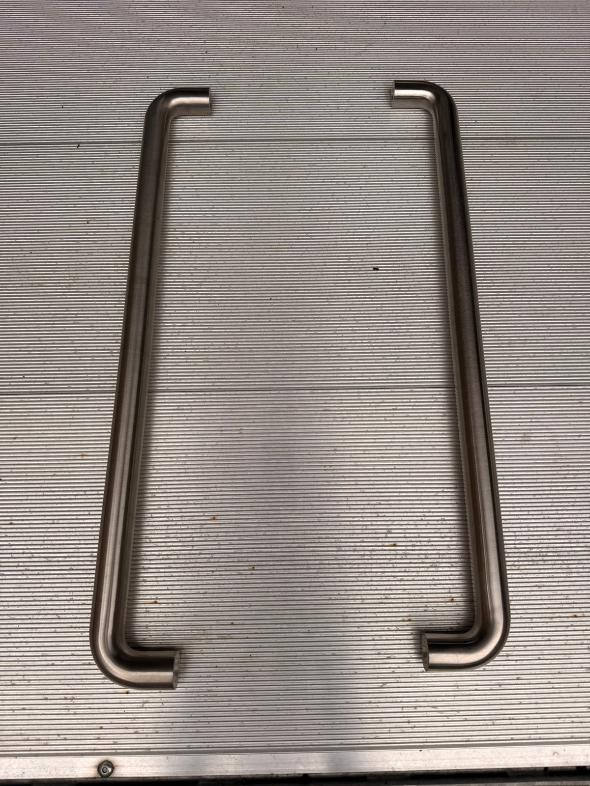 2 rvs rond deurgrepen 32mm lengte 68cm nieuw, Doe-het-zelf en Bouw, Ophalen of Verzenden, Nieuw