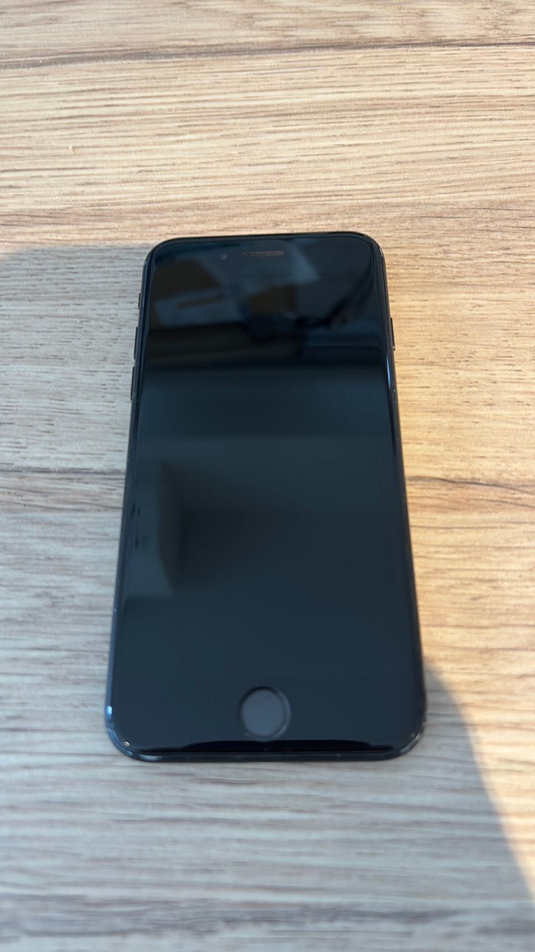 Apple iphone se 2020 64GB zwart met hoesje voor kaarten, Telecommunicatie, Mobiele telefoons | Apple iPhone, Gebruikt, Zwart, Ophalen of Verzenden