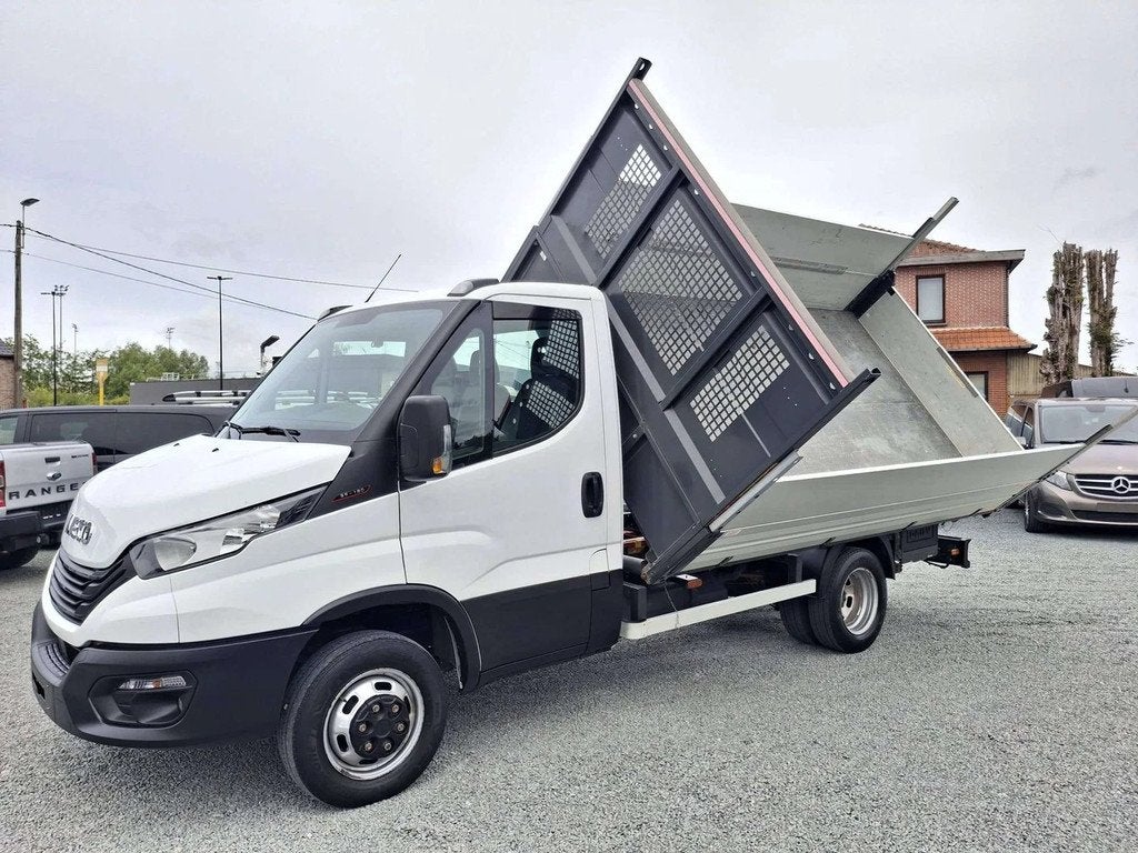 Iveco Daily 35C18 Tri benne (bj 2022), Auto's, Bestelwagens en Lichte vracht, Bedrijf, Te koop, ABS, Airconditioning, Bluetooth