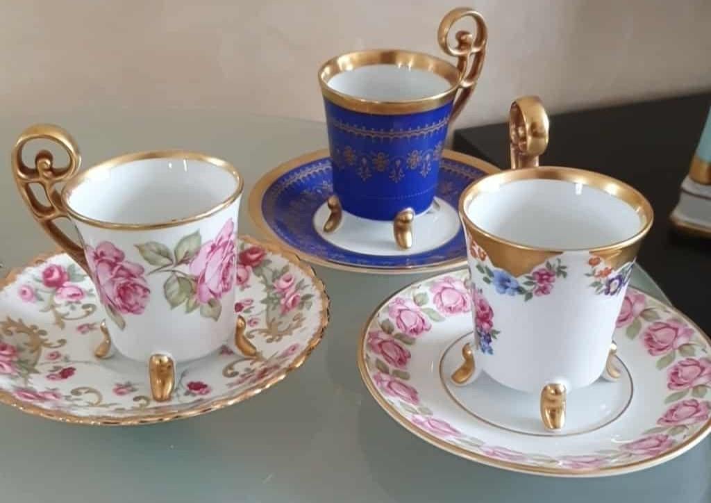 Rares tasses et soucoupes décorées en or de Bavière., Antiquités & Art, Antiquités | Services (vaisselle) complet, Envoi