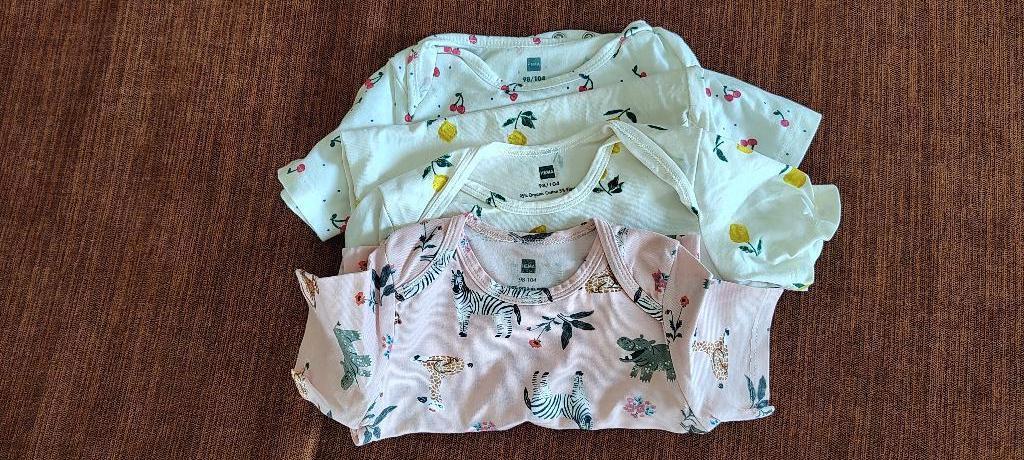 rompertjes met korte mouwen 98/104, Kinderen en Baby's, Kinderkleding | Maat 98, Ophalen, Overige typen, Meisje, Zo goed als nieuw