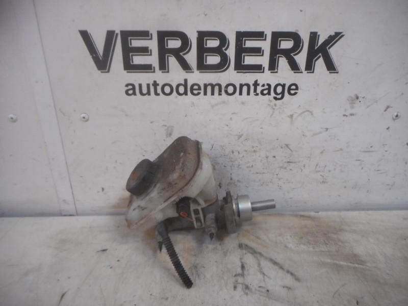 HOOFDREMCILINDER Opel Corsa C (F08 / 68) (01-2000/12-2009), Gebruikt, Opel