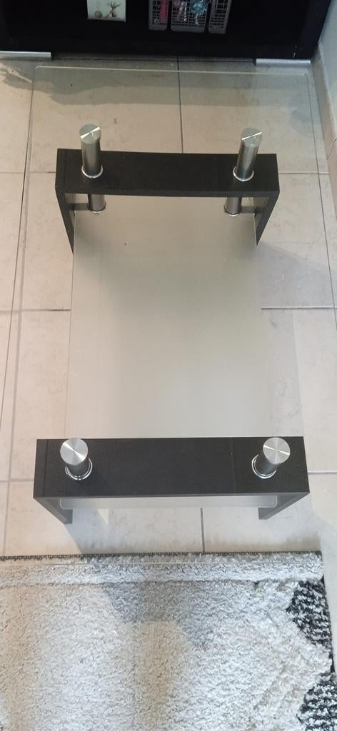 Glazen salon tafel, Enlèvement
