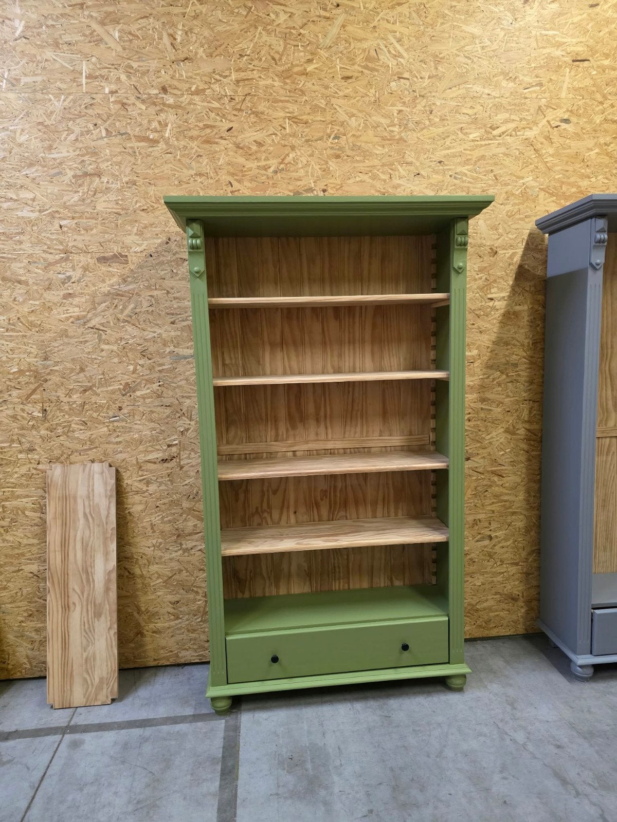 Massief grenen open kast (volledig opgemaakt) jade'groen
(Bo, Huis en Inrichting, Ophalen