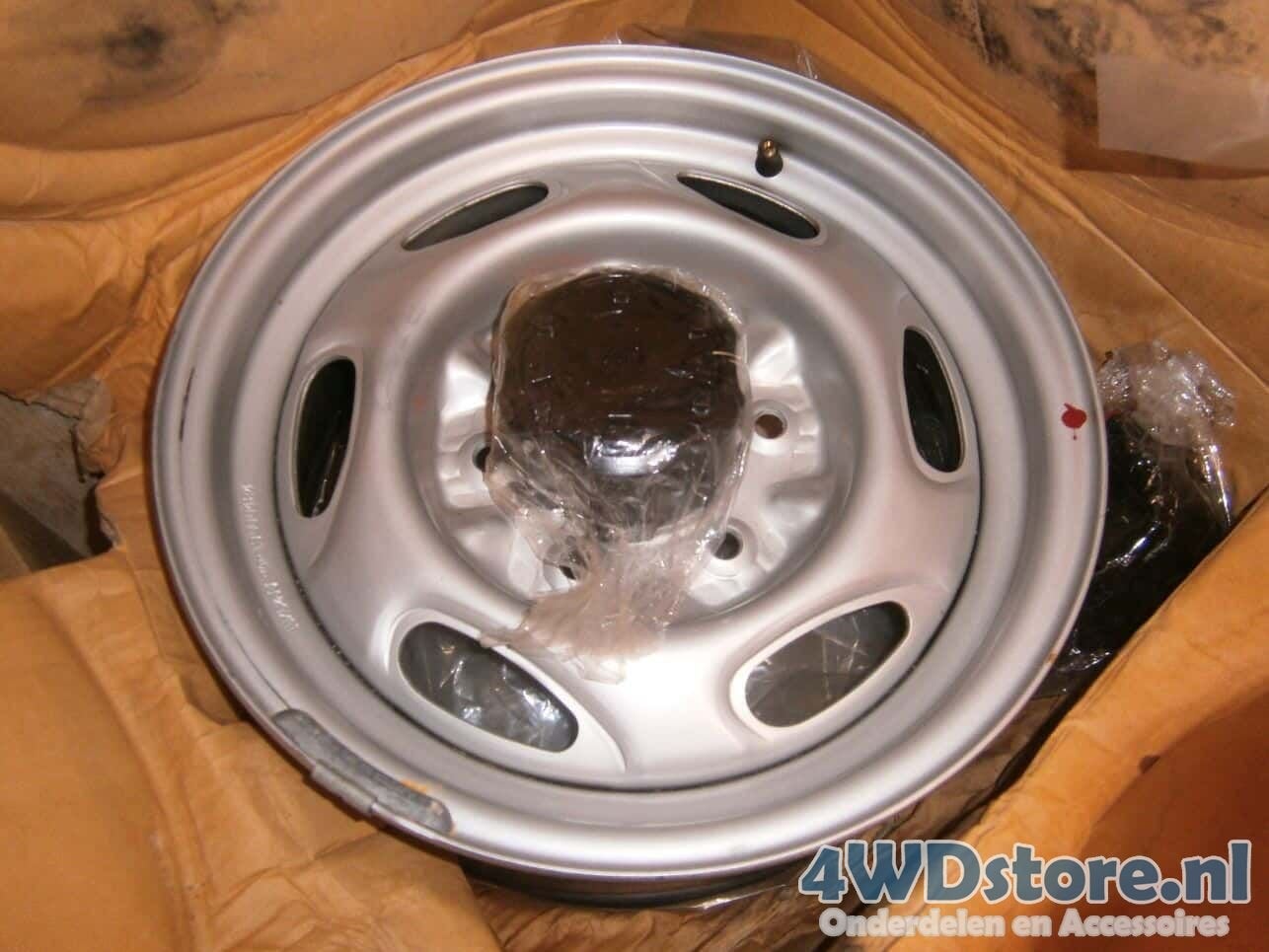 Ford Maverick velgen met naafdop NIEUW, Neuf, -, -, Jante(s)