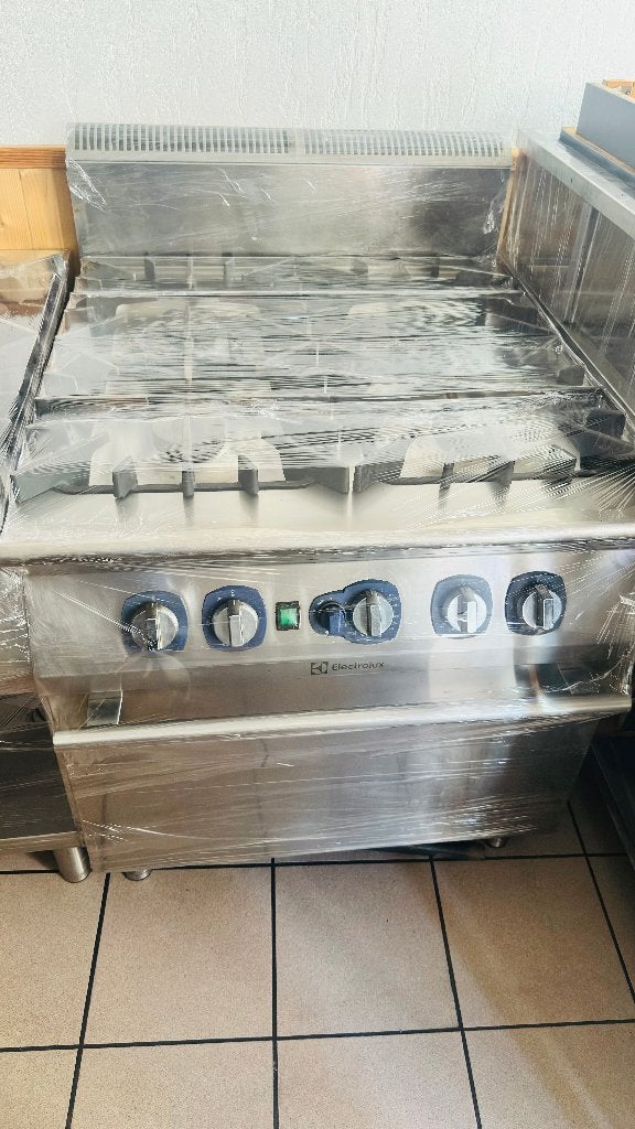 Cuisinière professionnelle à gaz 4 feux avec four Electrolux, Ophalen, Gebruikt, Tussenbouw, 4 kookzones