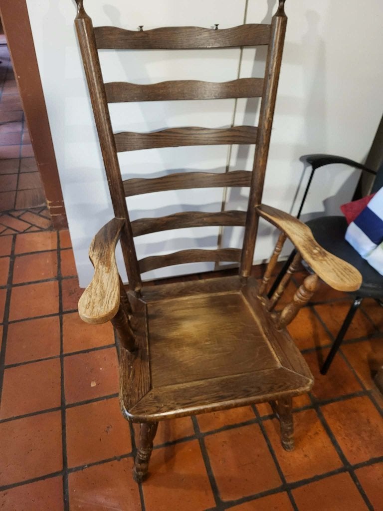 A DONNER Chaises en bois état correct, Brun, Enlèvement, Bois, Rustique
