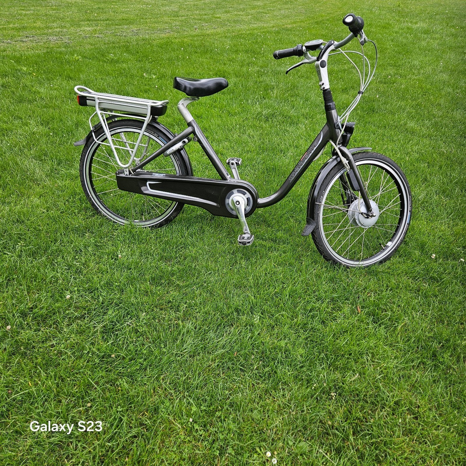 Elektrische fiets – zo goed als nieuw – nieuwe batterij 
E, Vélos & Vélomoteurs, Vélos électriques, Enlèvement