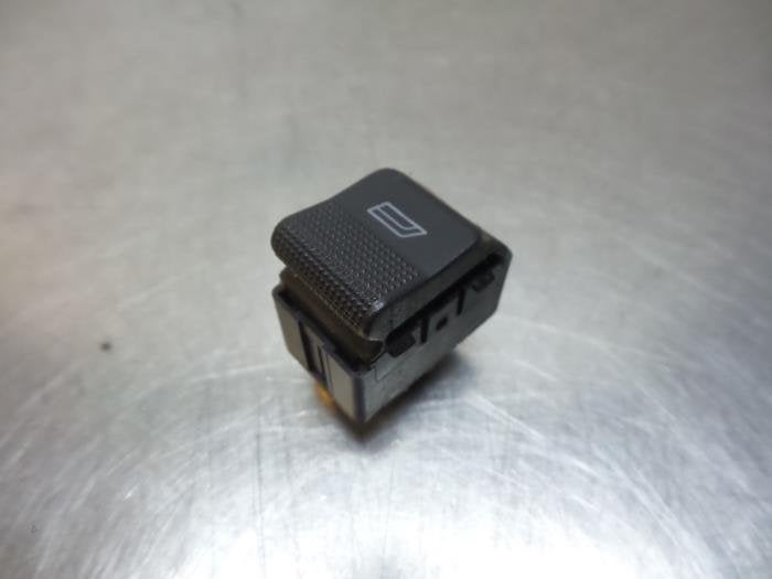 Commutateur vitre électrique d'un Seat Ibiza (Ibiza 99-), -, 3 mois de garantie, Utilisé, -