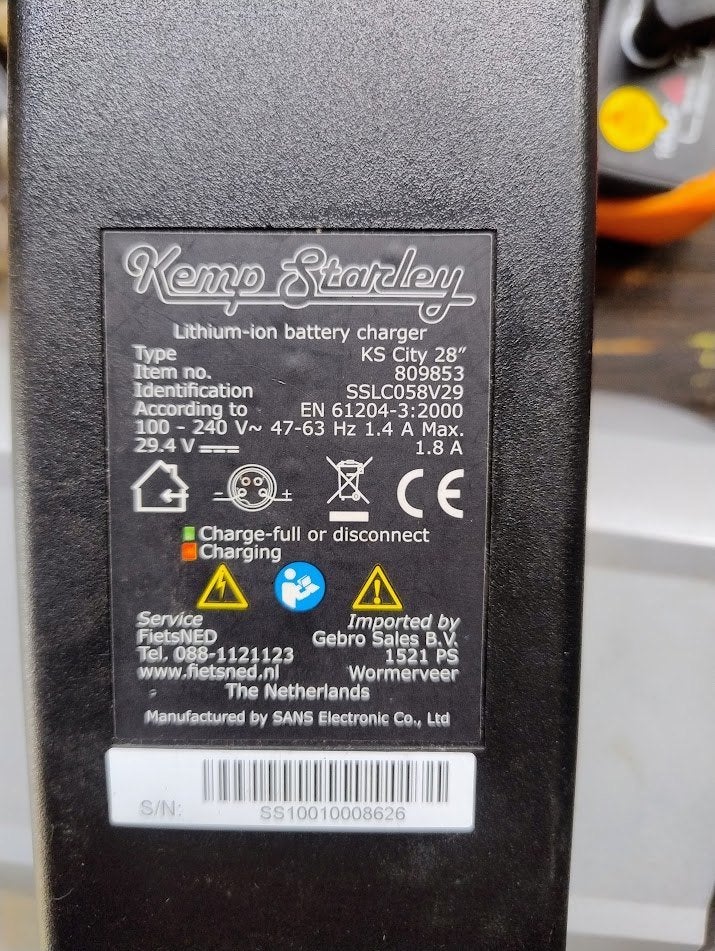 Chargeur de batterie à 4 broches, Enlèvement