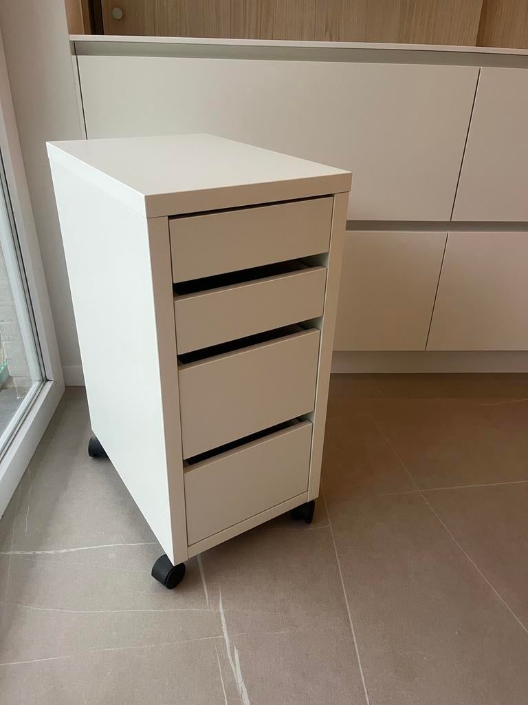 Ladenkastje ikea, Ophalen, Zo goed als nieuw