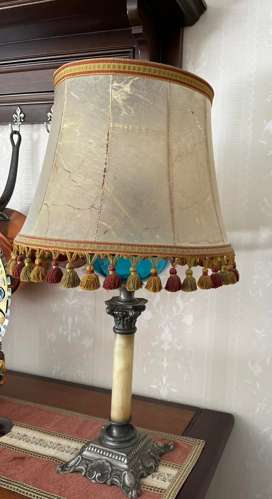 Lampe ancienne avec abat-jour, Enlèvement