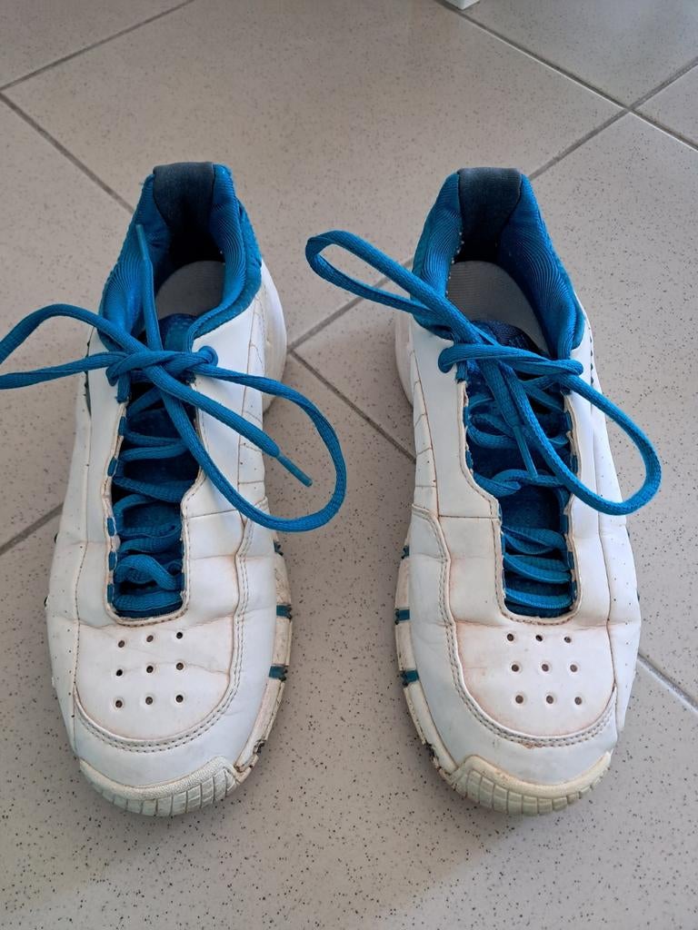 Adidas tennisschoenen maat 37, Sport en Fitness, Tennis, Ophalen, Adidas