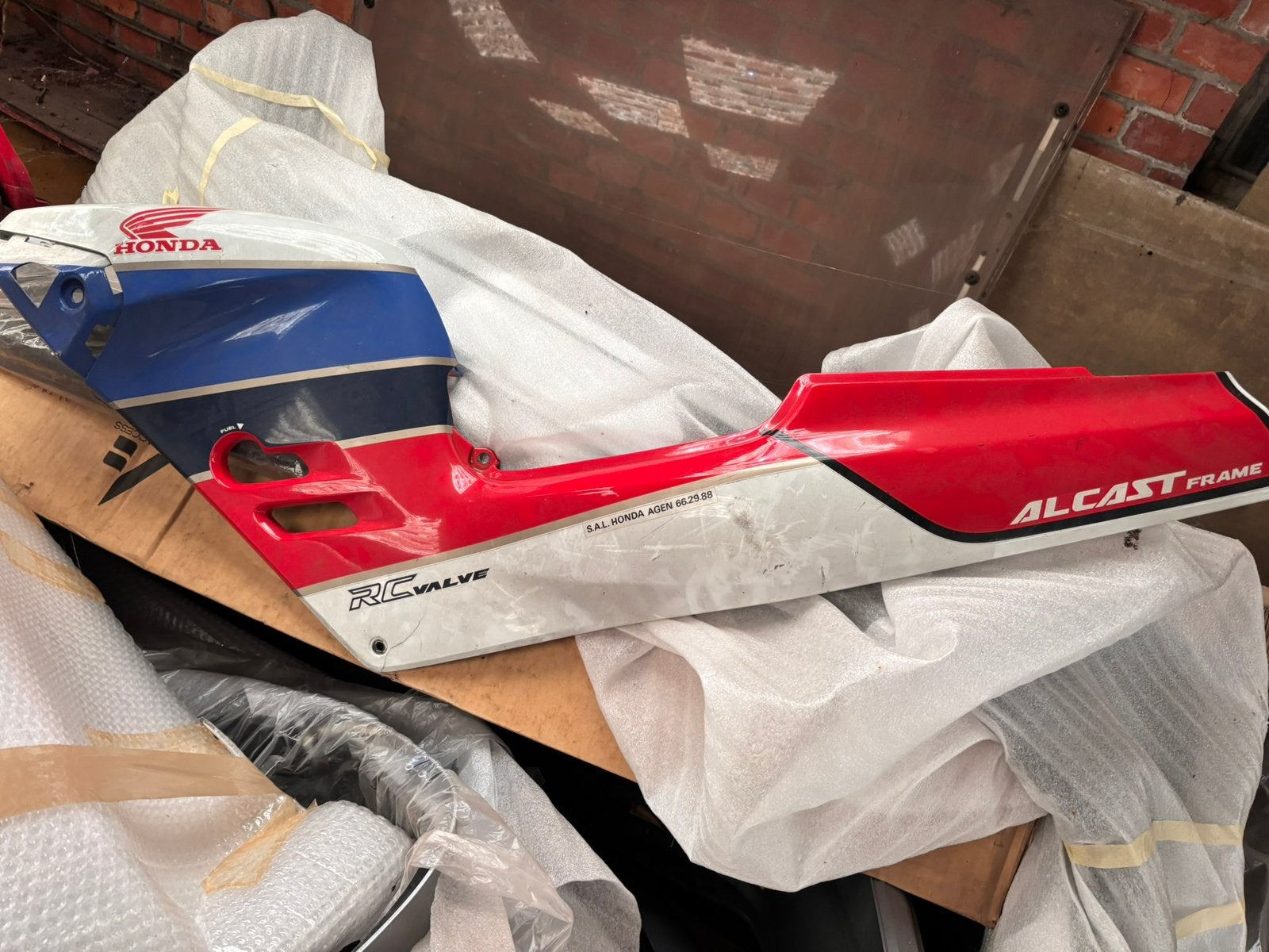 Cache latéral gauche pour Honda NSR125 R JC20, Enlèvement ou Envoi, Utilisé