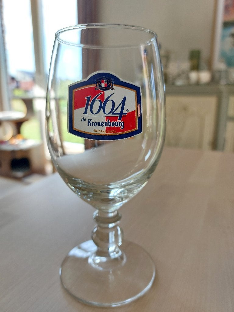 Kronenbourg 1664 bierglas – goede staat, Verzamelen, Glas en Drinkglazen, Ophalen, Zo goed als nieuw, Bierglas