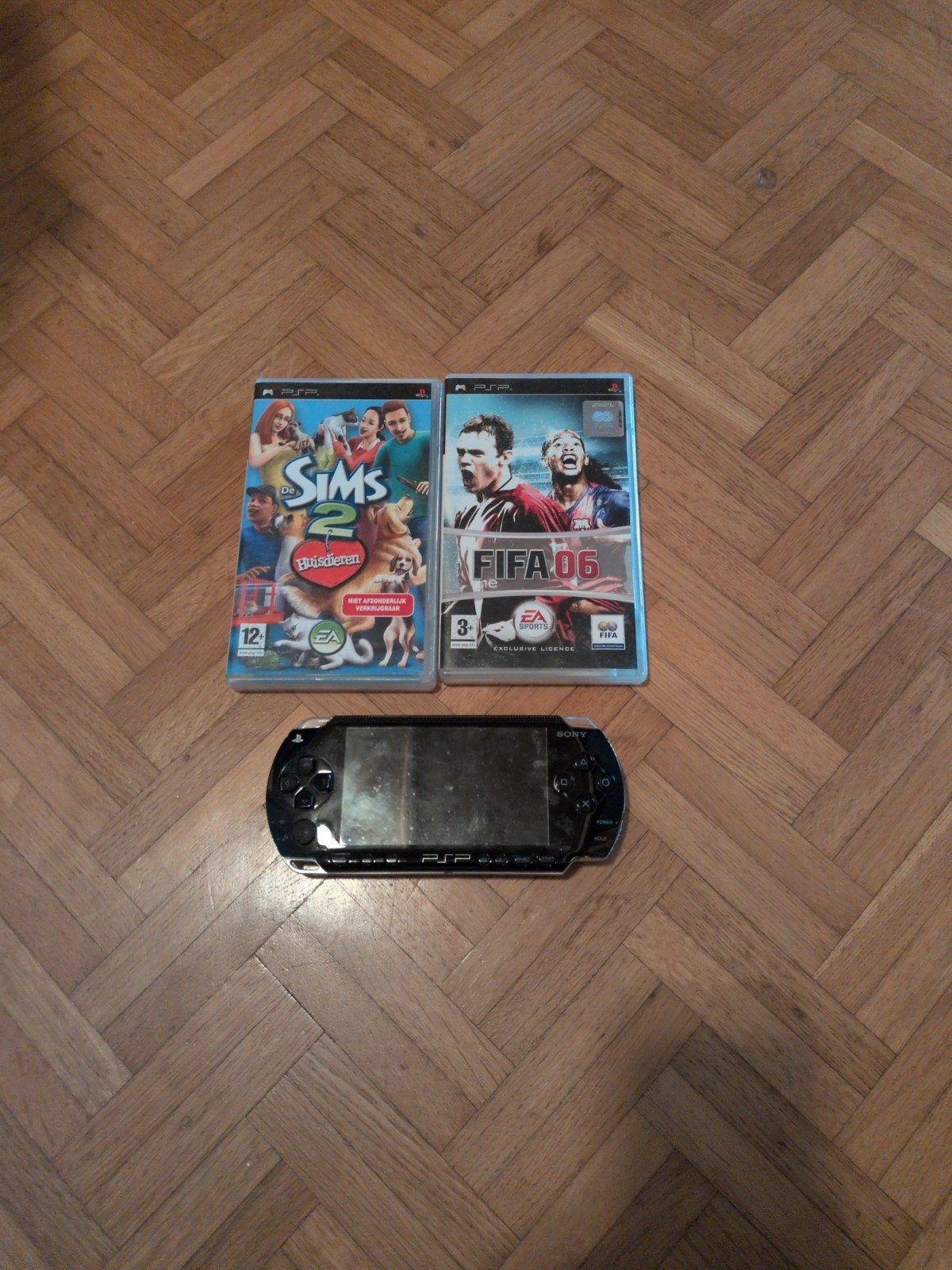 PSP1001+ GAMES + KABELS & OPBERGHOESJE, Games en Spelcomputers, Spelcomputers | Sony PSP, Ophalen, Zwart, PSP, Gebruikt