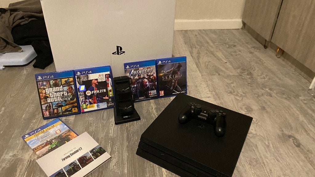 Ps4 pro & Nintendo switch, Ophalen, Met games, Refurbished, 1 TB
