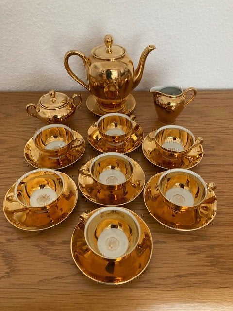 Bavaria goudkleurig servies (Thee/koffie) (18-delig), Antiek en Kunst, Ophalen of Verzenden