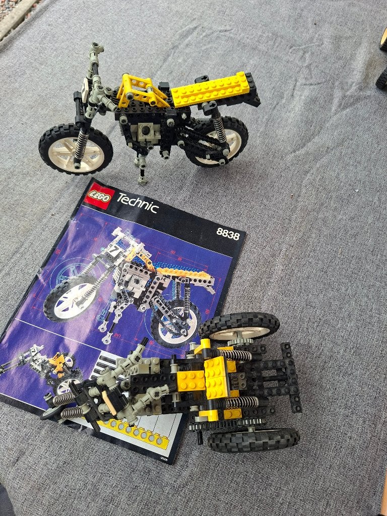 2 LEGO Technic 8838 Shock Cycle 1991 + notice, Enfants & Bébés, Jouets | Duplo & Lego, Enlèvement ou Envoi, Lego, Ensemble complet