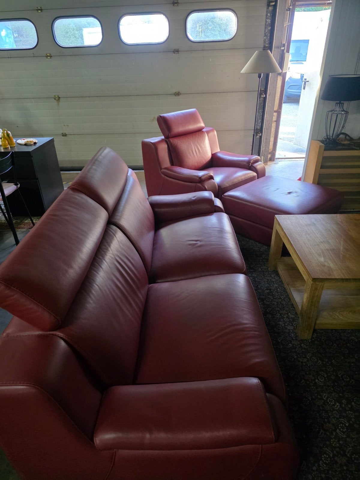 Lederen salon – 2-zits, fauteuil en hocker – bordeauxrood, Enlèvement