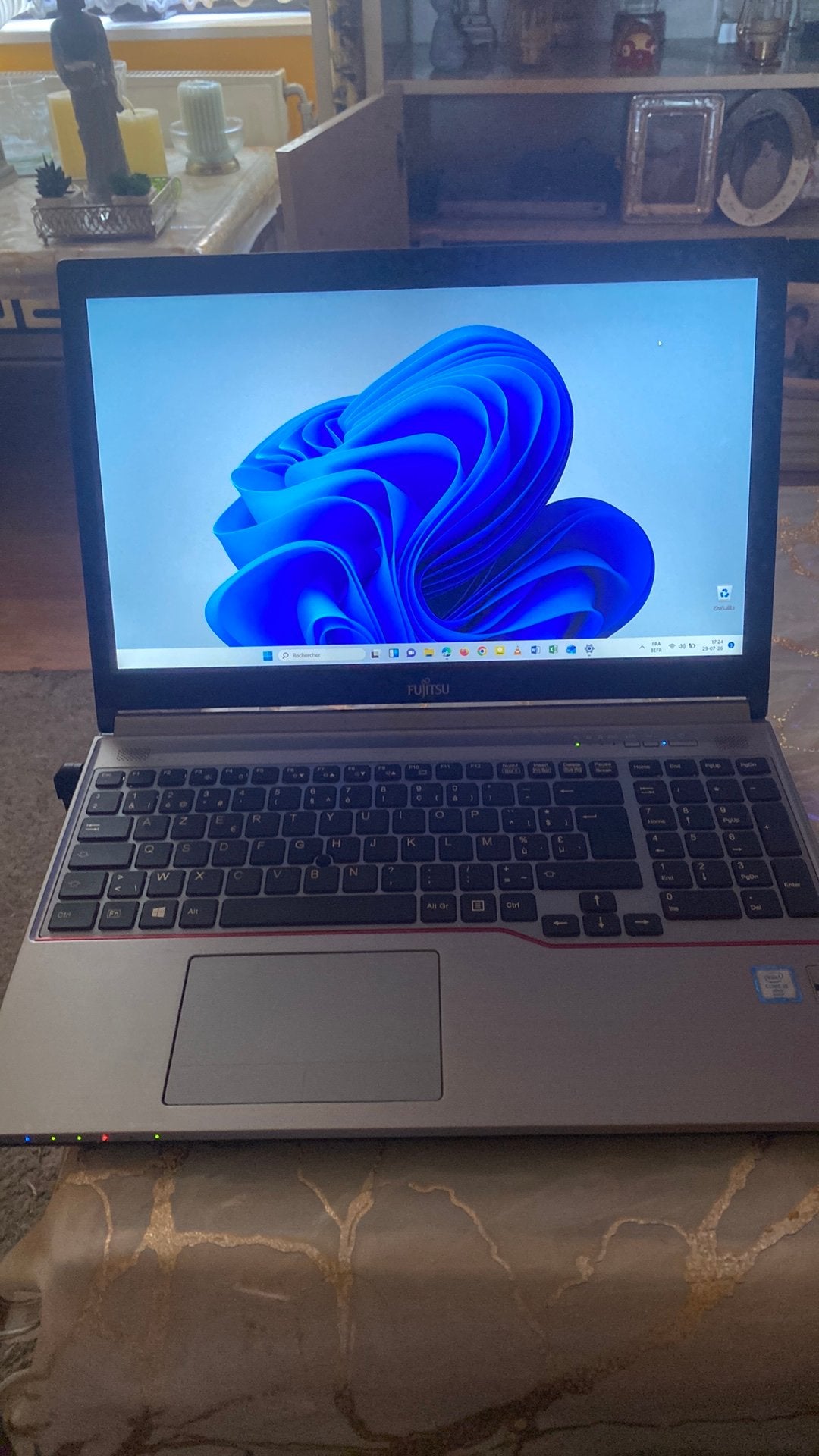 Vend laptop FUJITSU 15 pouces W11, 4 Ghz ou plus, Enlèvement, Utilisé, SSD