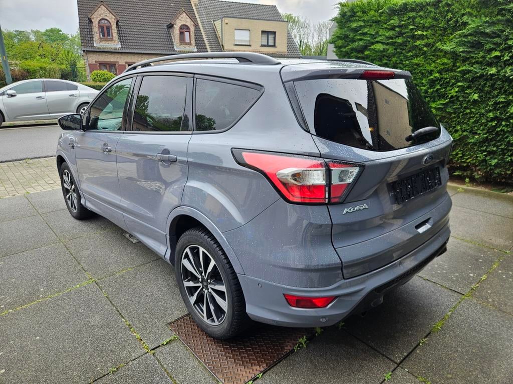 Ford Kuga 1.5 SPORT - ST Line / CAMERA / LED / *SUPER DEAL*, Auto's, Euro 6, Lichtsensor, Bedrijf, Handgeschakeld