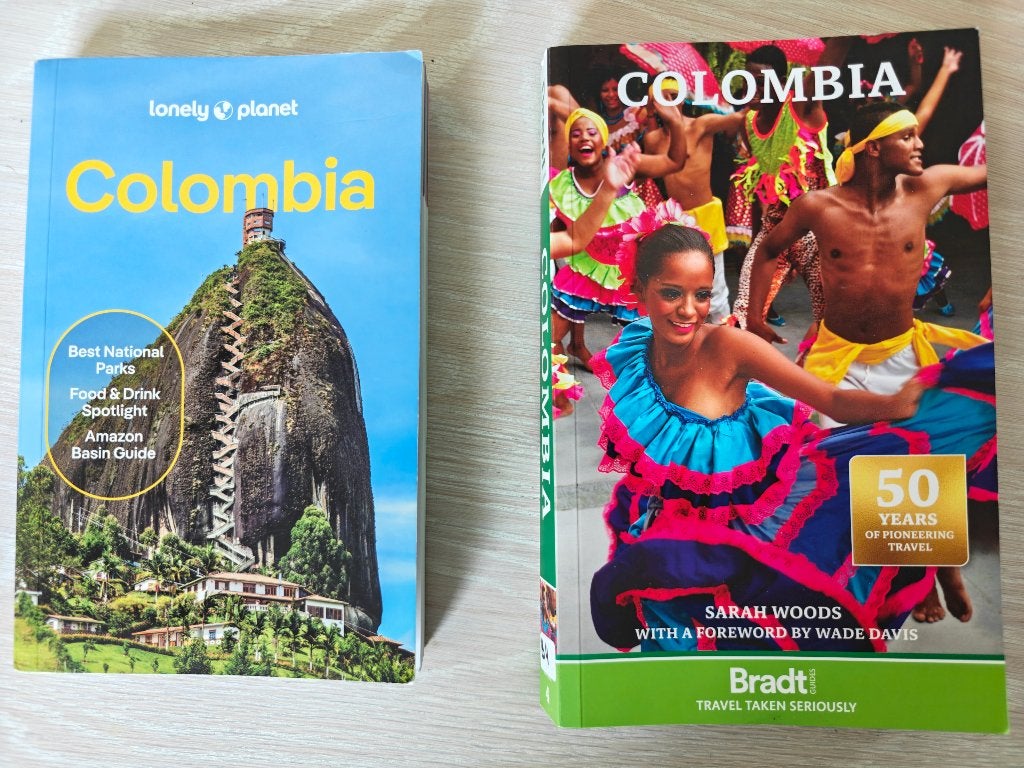 reisgids Colombia Lonely Planet & Bradt, Livres, Guides touristiques, Guide ou Livre de voyage, Lonely Planet, Comme neuf, Enlèvement