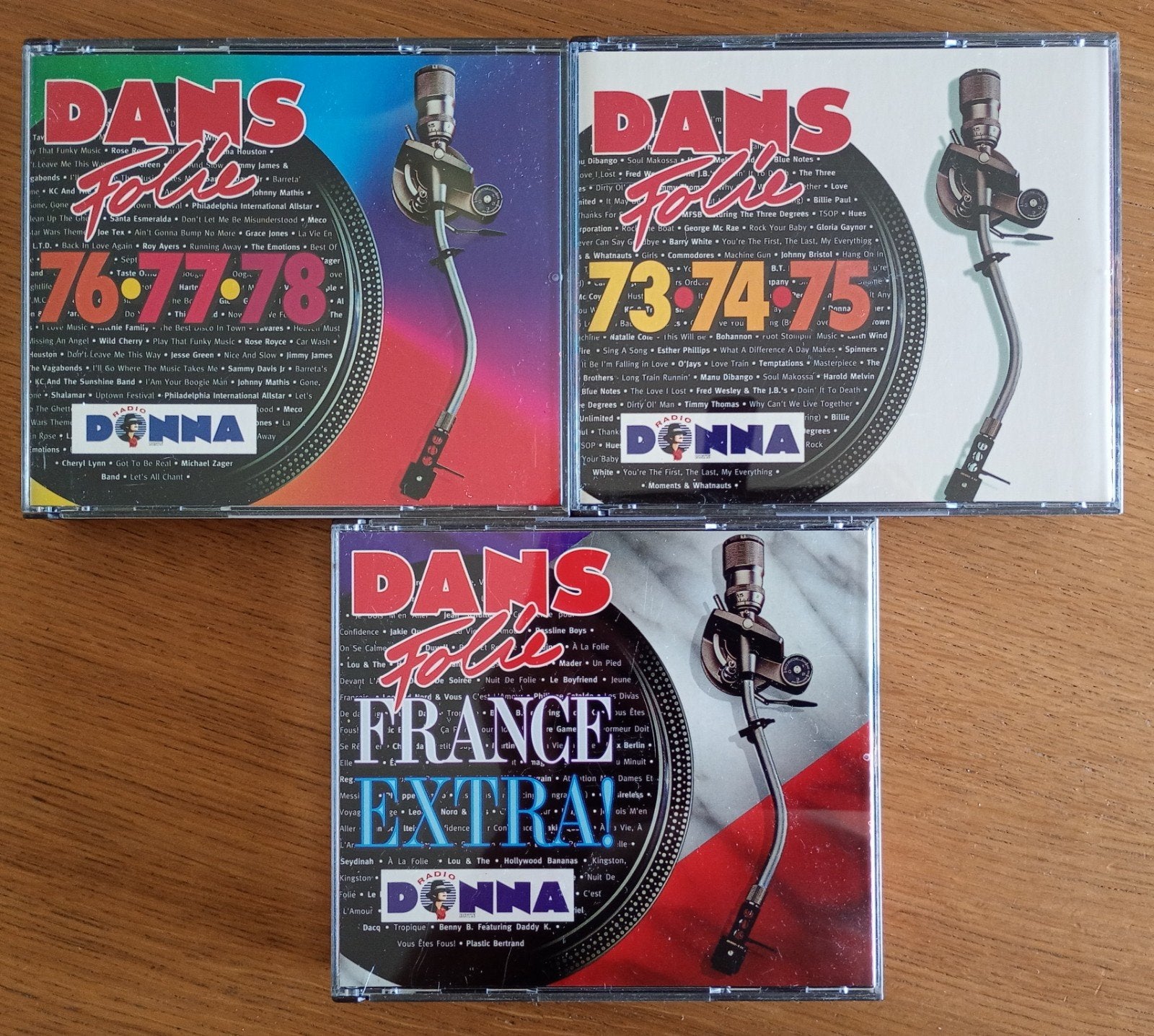 Radio Donna Dans Folie 73,74,75,76,77,78, en France Extra, CD & DVD, Enlèvement ou Envoi, Utilisé, Dance, Comprend un livret