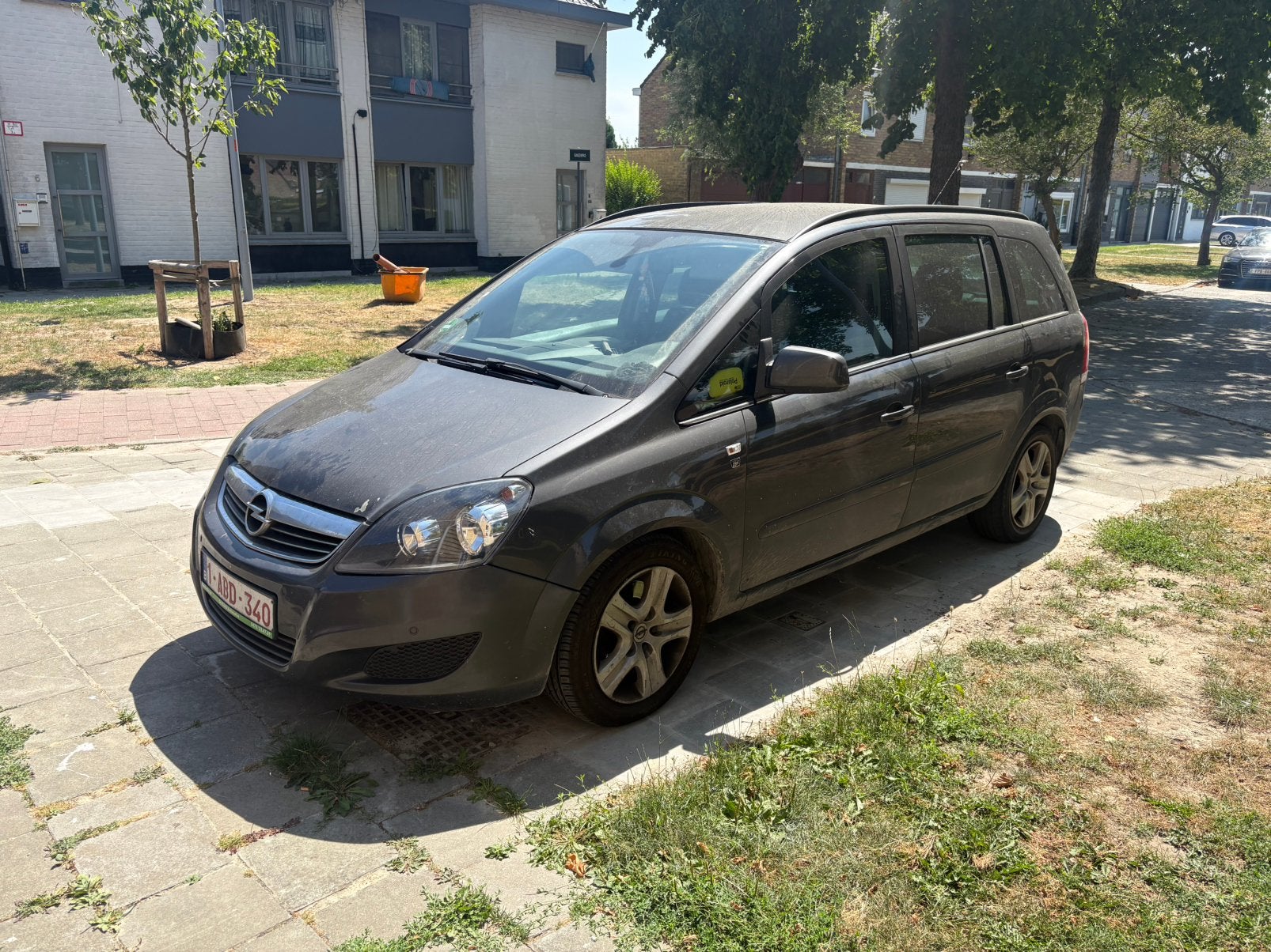 Opel zafira 1.7 D, Autos, Opel, Argent ou Gris, Achat, Boîte manuelle, Entretenue par le concessionnaire