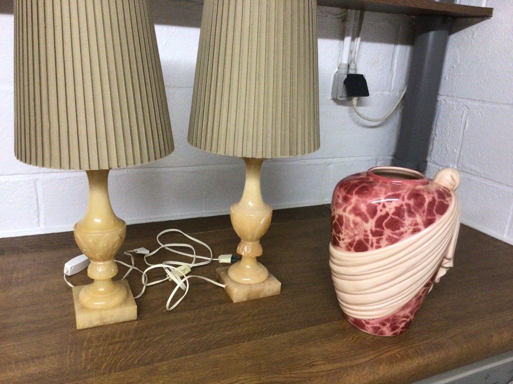 Lot de 2 lampes en albâtre + 2 vases, Enlèvement