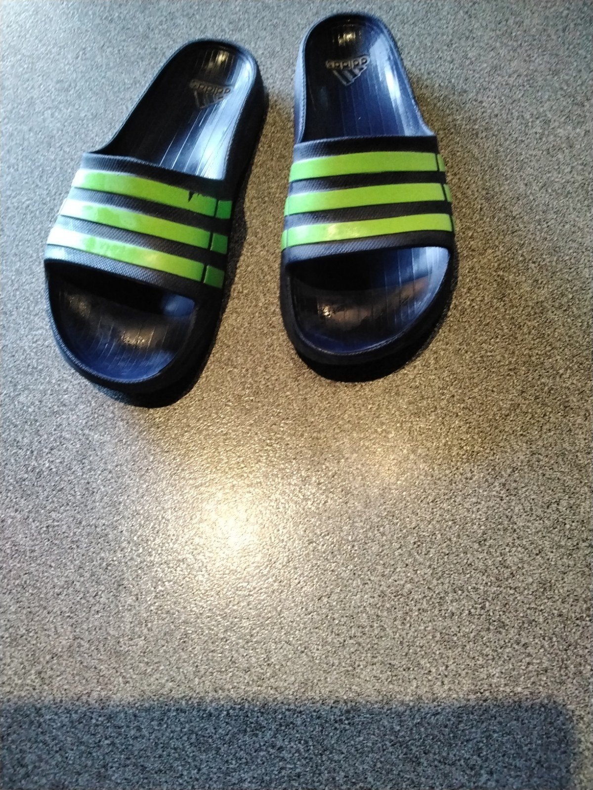 Heren slippers ADIDAS, Ophalen of Verzenden, Slippers