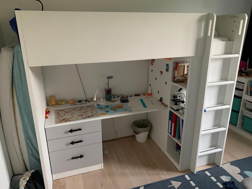Lit bureau penderie smastad ikea, Enlèvement, Comme neuf