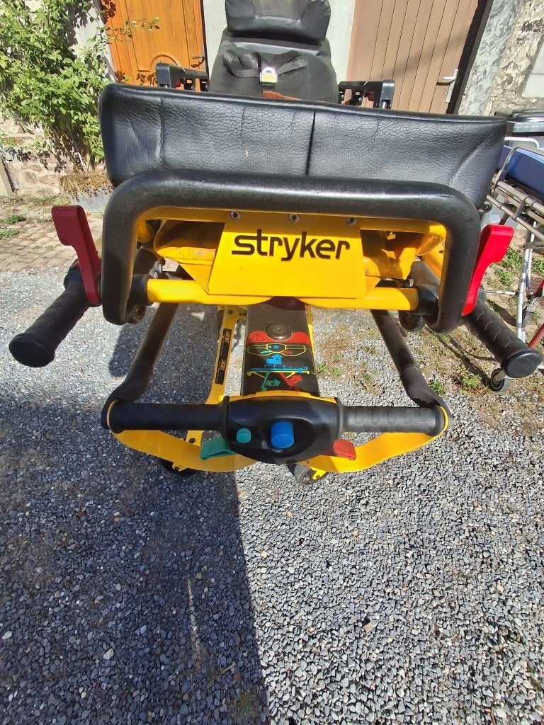 Stryker ambulancebrancard, Ophalen, Gebruikt