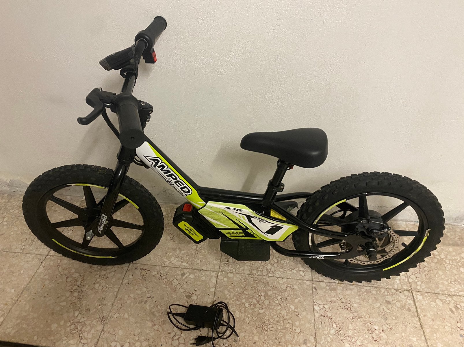 Vélo électrique 16”, Fietsen en Brommers, Ophalen, Zo goed als nieuw