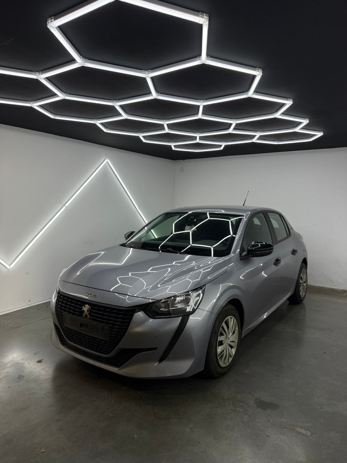 Peugeot 208 Like | 2023| Slechts 68.467KM| 1 JAAR GARANTIE, Auto's, Voorwielaandrijving, Stof, Bedrijf, 3 cilinders