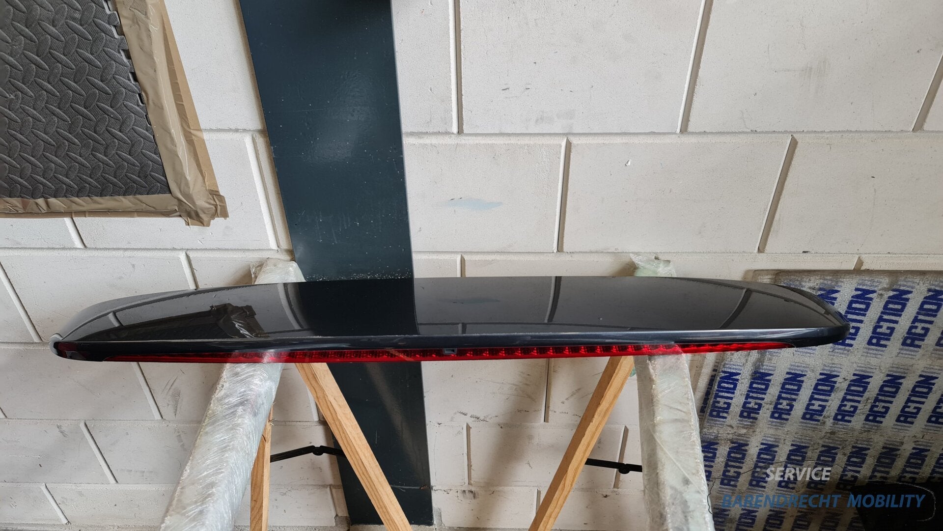 Mercedes W212 S212 E Klasse station achterklepspoiler spoile, Gebruikt, Mercedes-Benz AG, Mercedes-Benz, Mercedesstrasse 120
70372  Stuttgart, DE