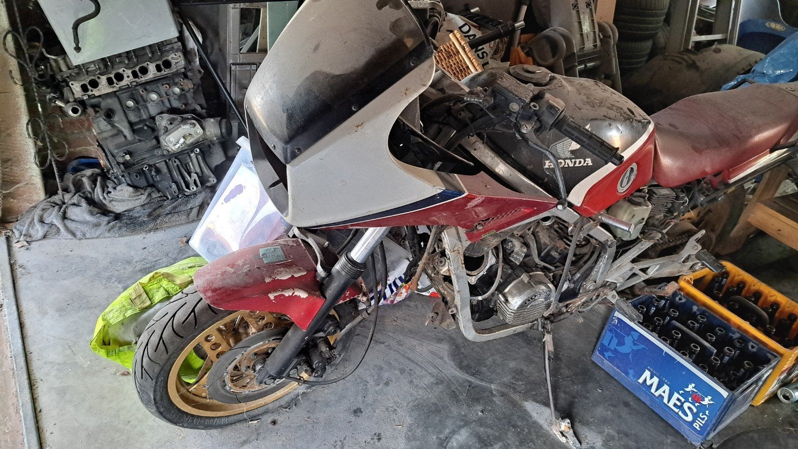 Honda vf 750 f 90cv de 1985 avec papier a restaurer, Enlèvement ou Envoi
