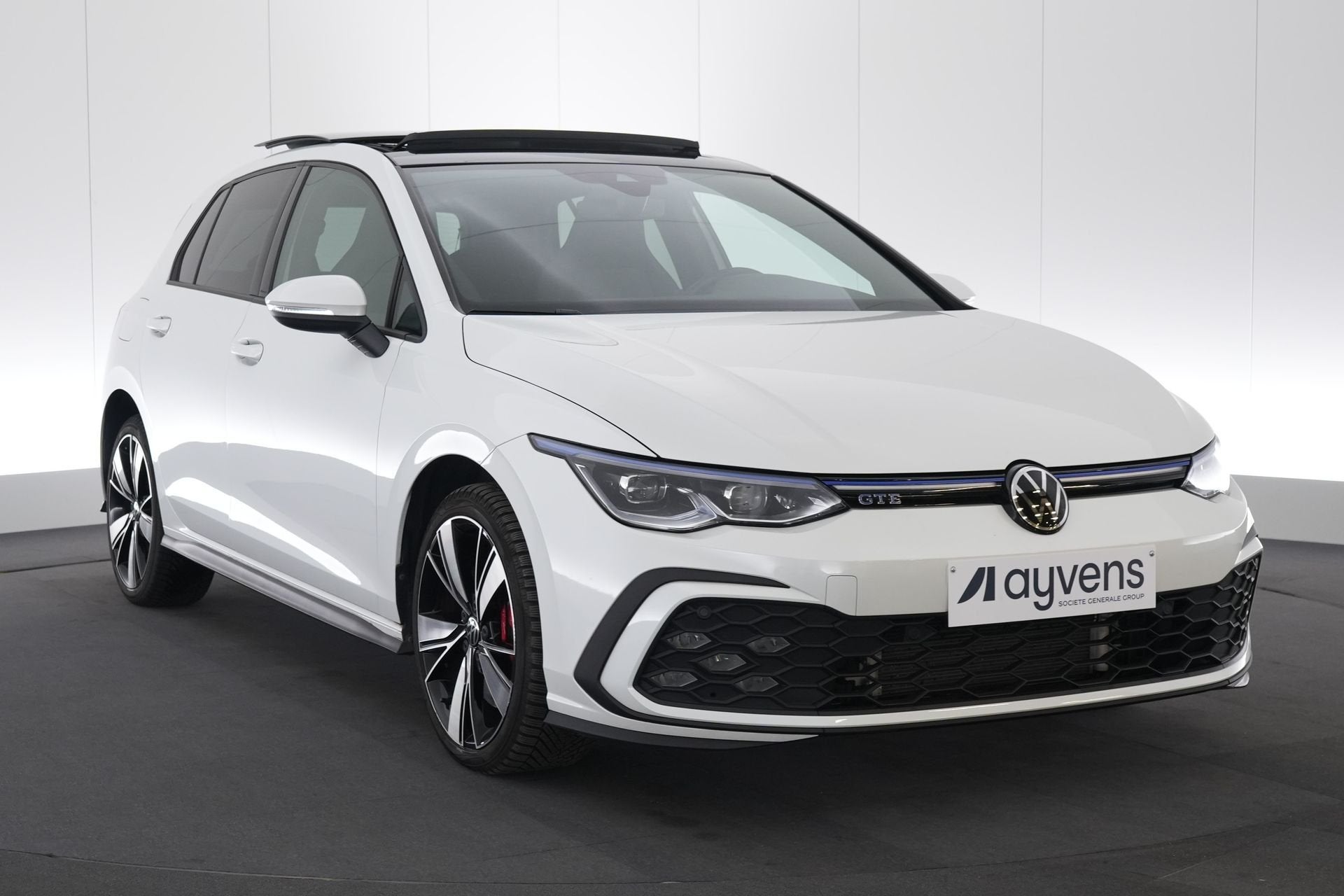 (2CBL097) VOLKSWAGEN GOLF VIII, Stof, Gebruikt, 27 g/km, Plug-in hybride