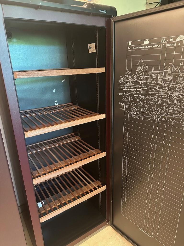 Climadiff 294 flessen wijnbewaarkast / wijnfrigo, Elektronische apparatuur, Koelkasten en IJskasten, Gebruikt, Ophalen