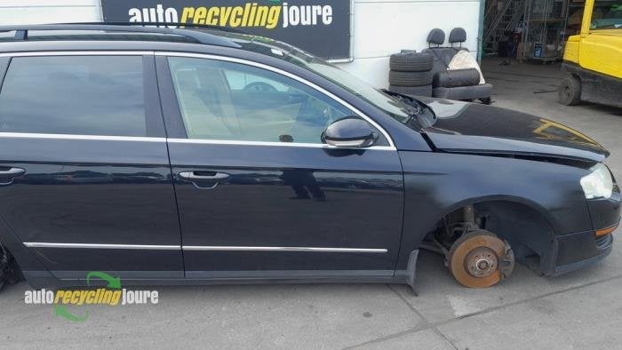 Portière 4portes avant droite d'un Volkswagen Passat (LC9X), -, Volkswagen, -, 3 mois de garantie