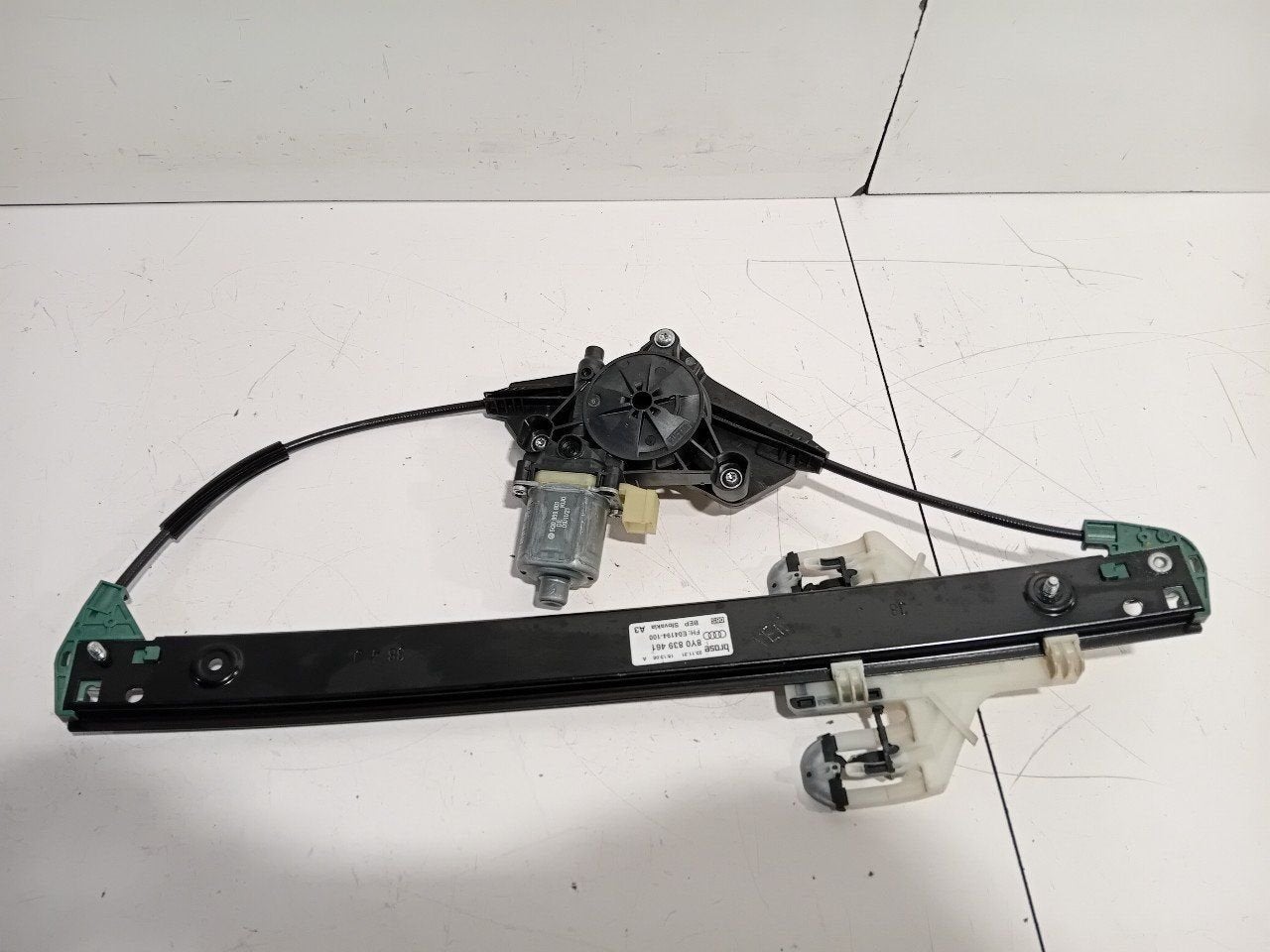 Raammechaniek elektrisch links achter Audi RS 3, Onderdelen@venauto.nl, Van der Ven Autorecycling B.V., Gebruikt, Ettenseweg 76, 4706 PB Roosendaal, The Netherlands