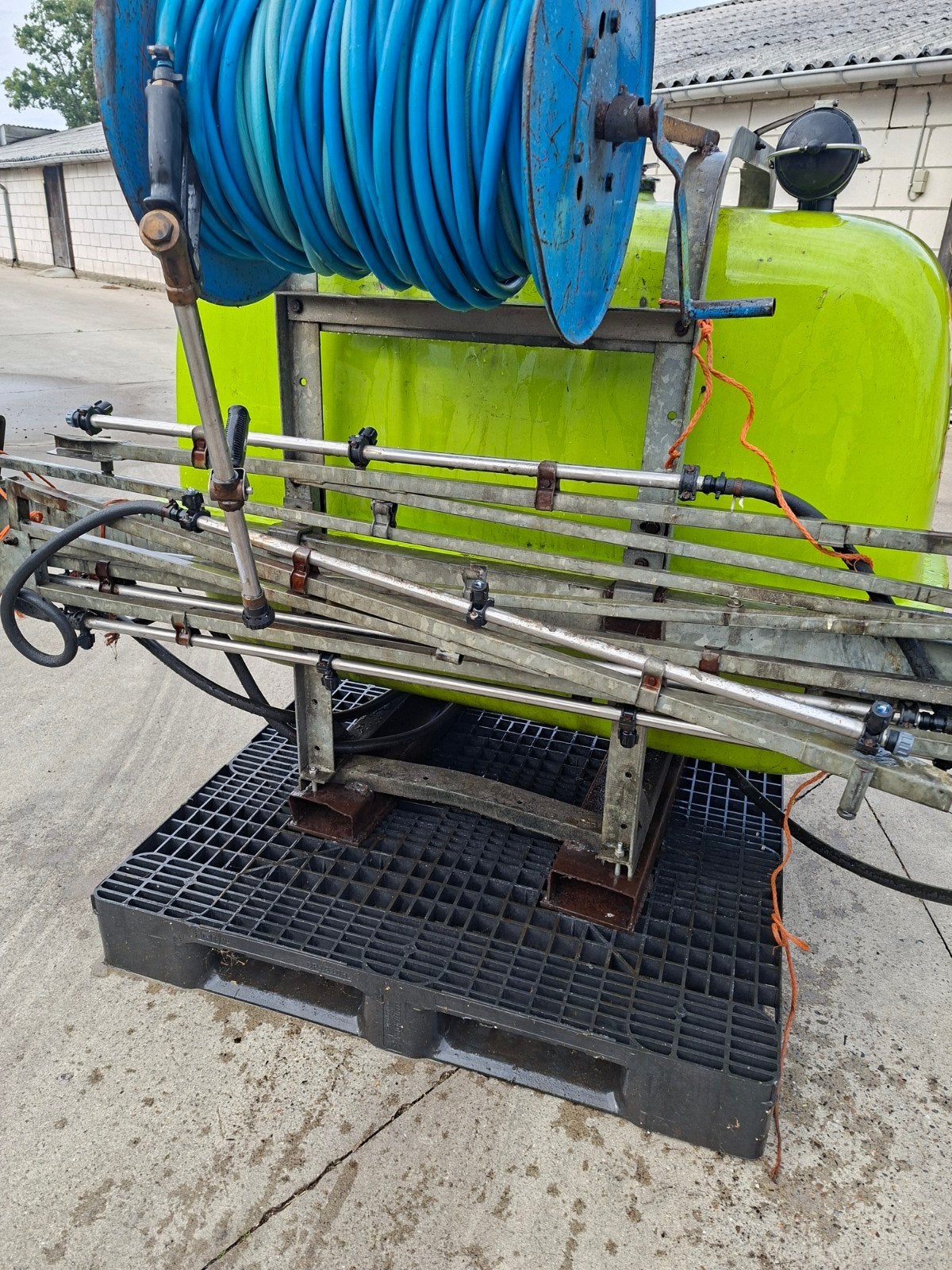 sproei vat weilandbloder borstelmachine, Zakelijke goederen, Ophalen
