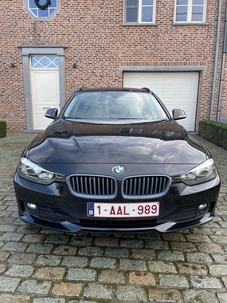 Bmw 318D bouwjaar 2013, Auto's, BMW, Particulier, Elektrische koffer, Handgeschakeld, Zwart, Leder, Ophalen