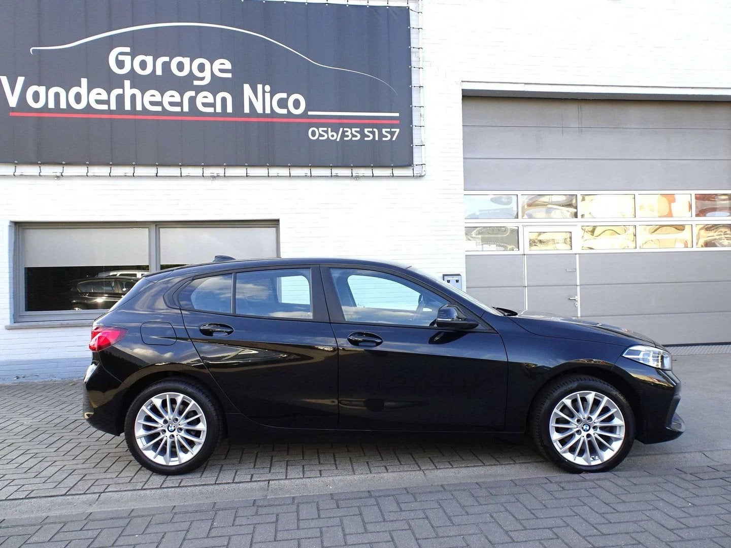 BMW 1 Serie 118 iA 5d. CARPLAY,CAMERA,FULL LED,VIRTUAL,CRUIS, Auto's, Gebruikt, 136 pk, Zwart, Bedrijf