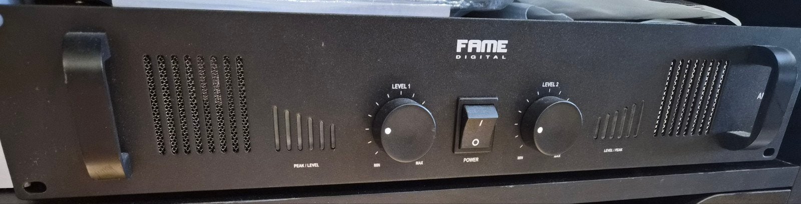 Ampli Fame Digital AMP 600 État neuf!, Enlèvement, Comme neuf, 500 à 1000 watts, Sono
