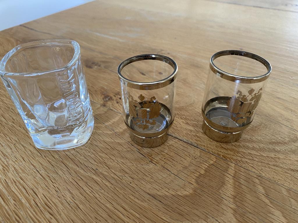 3 shot-glaasjes, Verre ou Verres, Enlèvement ou Envoi, Comme neuf, Verre
