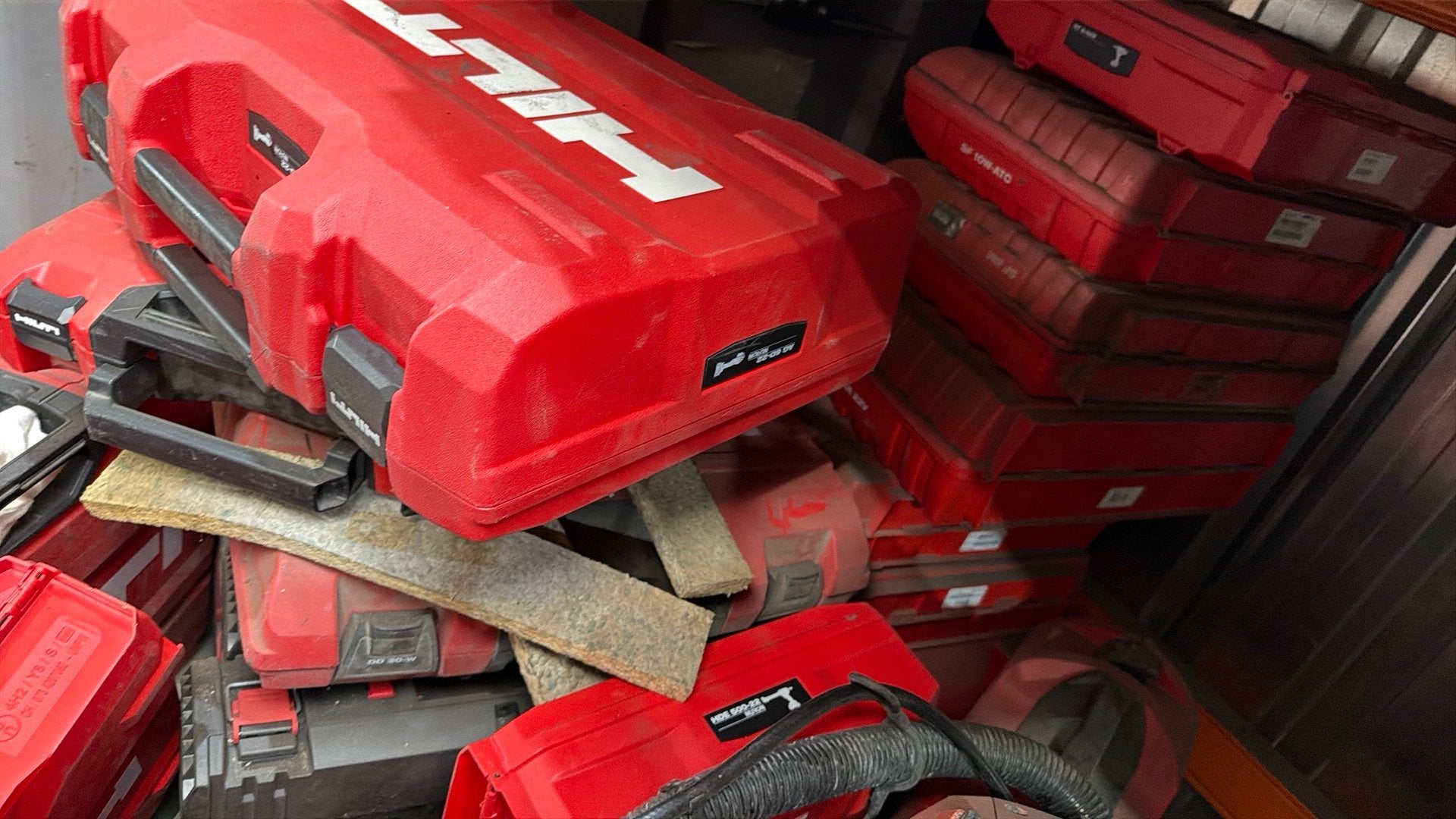 Koffers hilti en milwaukee, Ophalen, Zo goed als nieuw