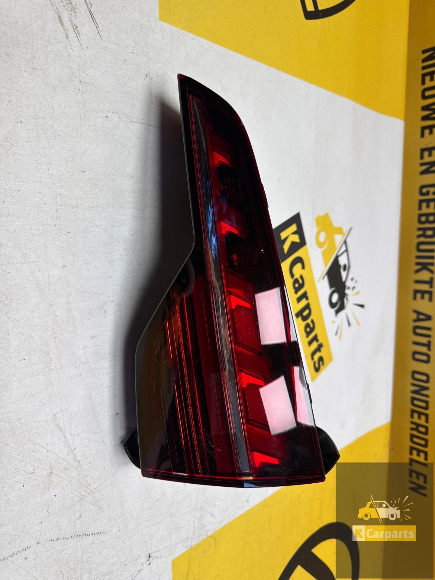 Feu arri re droit d'origine Audi A4 Avant 8w9945094AC, Info@fabrikant.eu, Fabrikant BV, Fabrikantstraat 1
1000 AA  Amsterdam, NL